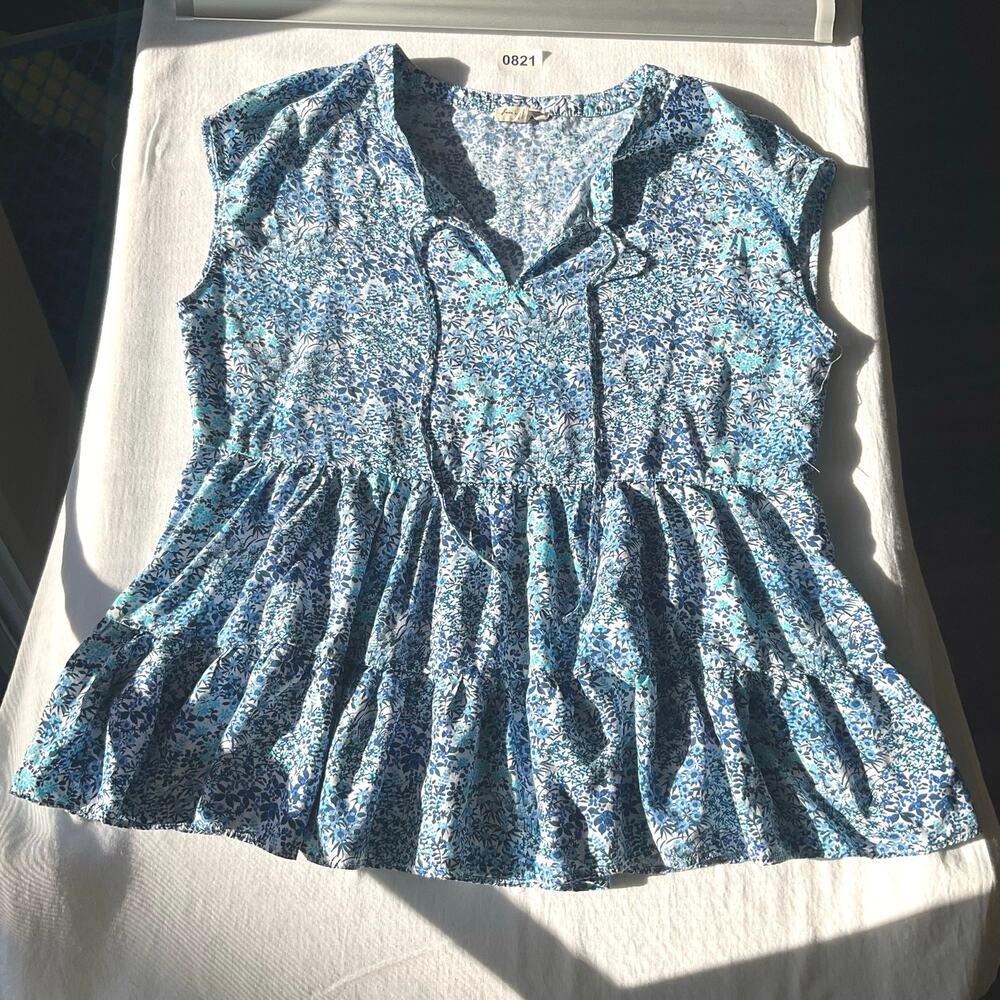 Jane and Delancey Women’s Sleeveless Summer Floral Blouse size L, Blue White
